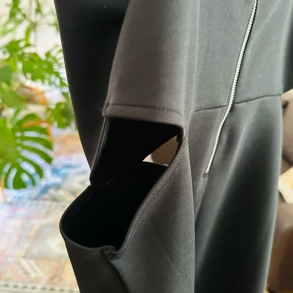 H&M Black Bodycon Cocktail Dress w Front & Side Cutouts & Spaghetti Straps Sz M - Picture 7 of 8